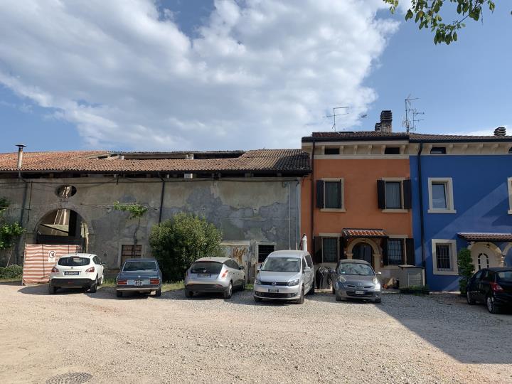 San Martino Buon Albergo, Rustico 1600mq € 360.000,00
